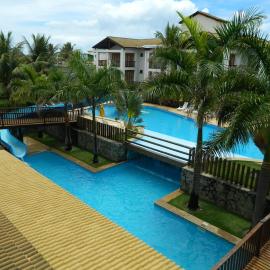 Apartamento térreo com 3 quartos no Tree Bies- próximo do parque aquático infantil、スバウマのホテル