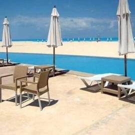 Chalet with roof pool view, hotel in Dawwār ‘Abd Allāh