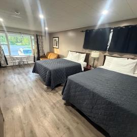 Nites Inn Motel, hotell i Cornwall