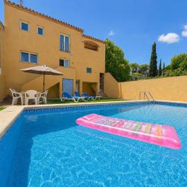 Gran Casa con Piscina Privada, WiFi y Barbacoa a 15min de la Playa - HISP-7-13