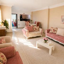 Awesome 3BR apartment near CairoAirport Obour City, hótel í Obour
