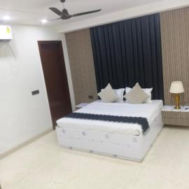 Bell Rooms Hotel, hotel in Noida