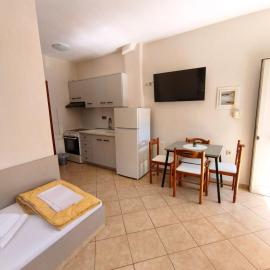 Kiparissis Apartments