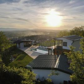 Vidikovac Cazin, hotel i Cazin