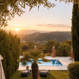 Villa Wanderlust Sitges Hills Exclusive pool only families, хотел в Olivella