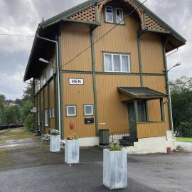 Hen stasjon Venteværelset, hotel Hen városában