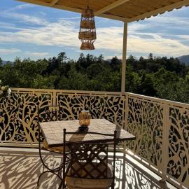 Chambre hotes avec vue panoramique sur la foret, hotel em Digne-Les-Bains