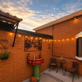 Casa Mariscal B1 - Comfortable, Cozy, Downtown, Hotel in El Rodeo