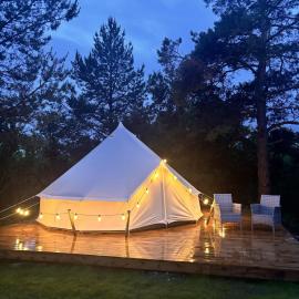 Anniksson Glamping Telk- Loodustelk, hotell i Virtsu