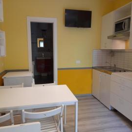 Studio apartment 150 meter from Metro B, hotel din Roma