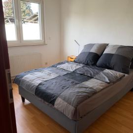 Zimmer im Erdgeschoß mit Bad und Küche