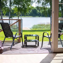 Private lakeside holiday house with fireplace, sauna, hot tub - Ezernams Dzintars, מלון בValdemārpils