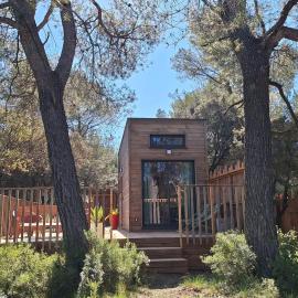 Tiny House L'esquirou, hotel u gradu 'Pourrières'