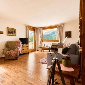 Bijou Alpina Maloja near St Moritz & Lake Sils: Maloja şehrinde bir otel