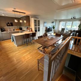 Central and cozy apartment - free parking