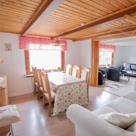 Charming Home in Sandavagur Near the Airport, Hotel in Sandavágur