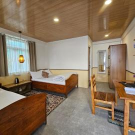 Kotheybari homestay, hotel u gradu Pakhyong
