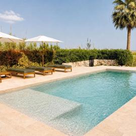 Astonishing Villa with Post-Modern Architecture