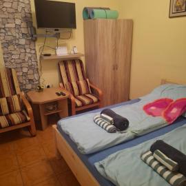 Juci Home Apartman, hotel in Vonyarcvashegy