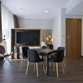Chill by Lake Hill Apartment, Hotel in Marczyce