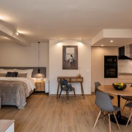 Vida Zisella Lux Home 7' from Airport
