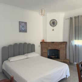 Lalëz Villa Hoxha – hotel w mieście Fushë-Draç