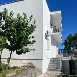 Mariyka Apartaments 2, готель у Сутоморе