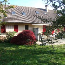 Chambre privée avec vue Jardin - près du Cern et de Genève