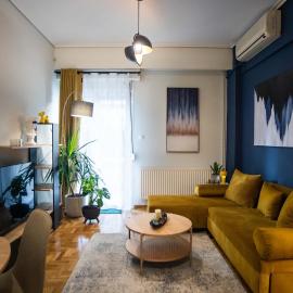 Cozy 1-bedroom renovated apt at the city center, hotel u gradu Larisa