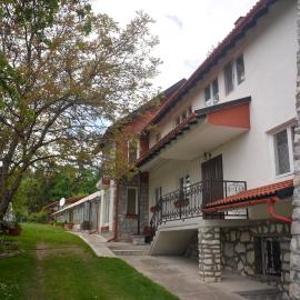 Casă de oaspeți autentică în Transilvania, Hotel in Izvoru Mureşului