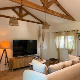 Cosy cottage 1km from beach