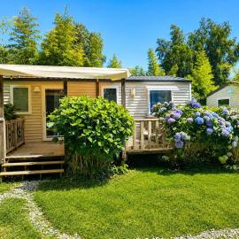 Mobil-home dans le calme du Domaine de Lanniron R24, hotel en Quimper