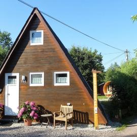 Eichhörnchen-In der Natur Zuhause-Ferienhaus mit Fass Sauna im Garten und moderner Klimaanlage
