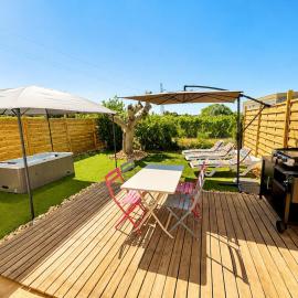 Suite Spa Privative Jacuzzi, 2 Jardins & Parking, hotell sihtkohas Maraussan
