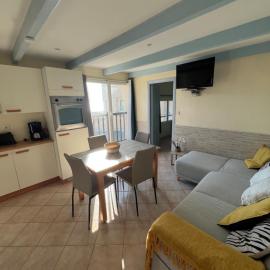 F2 apartments with panoramic sea views, khách sạn ở Farinole