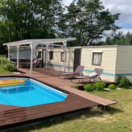 Domek na Kaszubach z basenem, хотел в Parchowo