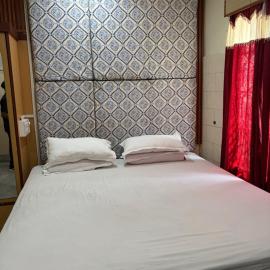 New Parijat hotel, hotel em Silchar