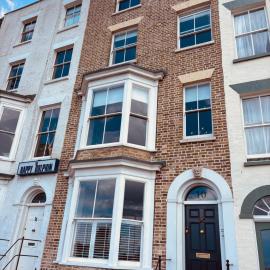 Luxury 2 Bed Apartment with Stunning Sea View Steps from Old Town and Dreamland