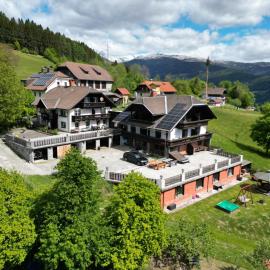 Hansbauer Appartments, hotel di Gmünd in Kärnten