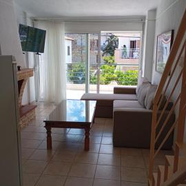 Avraam Apartment Polychrono