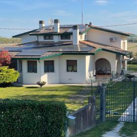 Villa tre Cai, vicina al mare e a Jesolo – hotel w mieście Eraclea