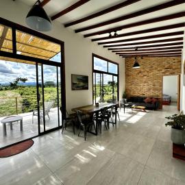 Viesnīca Casa campestre en el eje cafetro, piscina, fogata y naturaleza pilsētā Alcalá