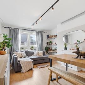 Stylish 2-Bed Flat in Woolwich, Central London, hotel in London