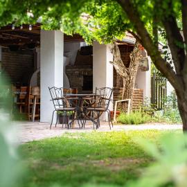 Gaia's Garden - Traditional Slow Living Farmhouse, מלון בŠupljak