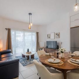 Terrasse - 4p Disneyland Paris 15' - Wifi & Parking, hotel in Chessy