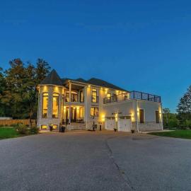Spacious Vacation Home for Family Groups, Birthdays & Weddings