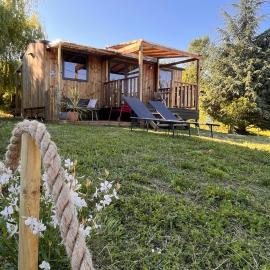O'BARA Lodge - Tiny House - Jardin et climatisation, отель в городе Druillat