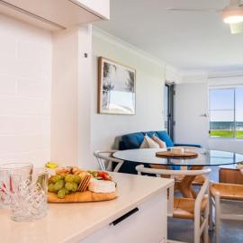 Absolute Beachfront Apartment 3B, hotel in Lennox Head