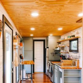 Elevated Tiny Home Experience in Raleigh, hotel u gradu Rali