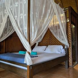 Fadhila Cottages Togean Dive Resort, hotel u gradu 'Katupa'